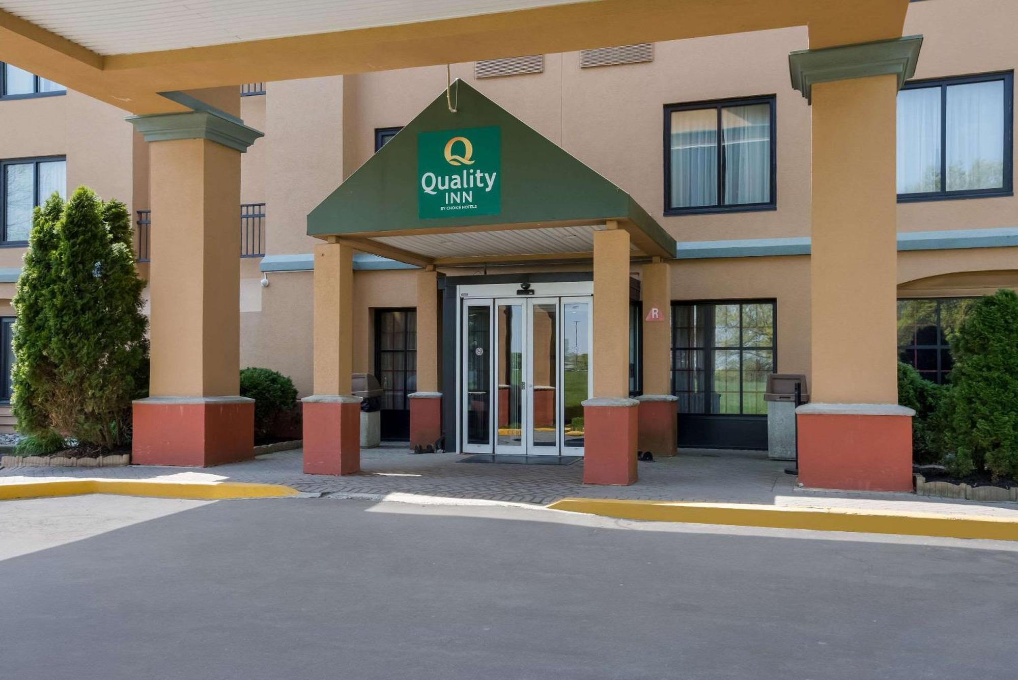 Quality Inn Near Princeton Lawrence Exterior photo