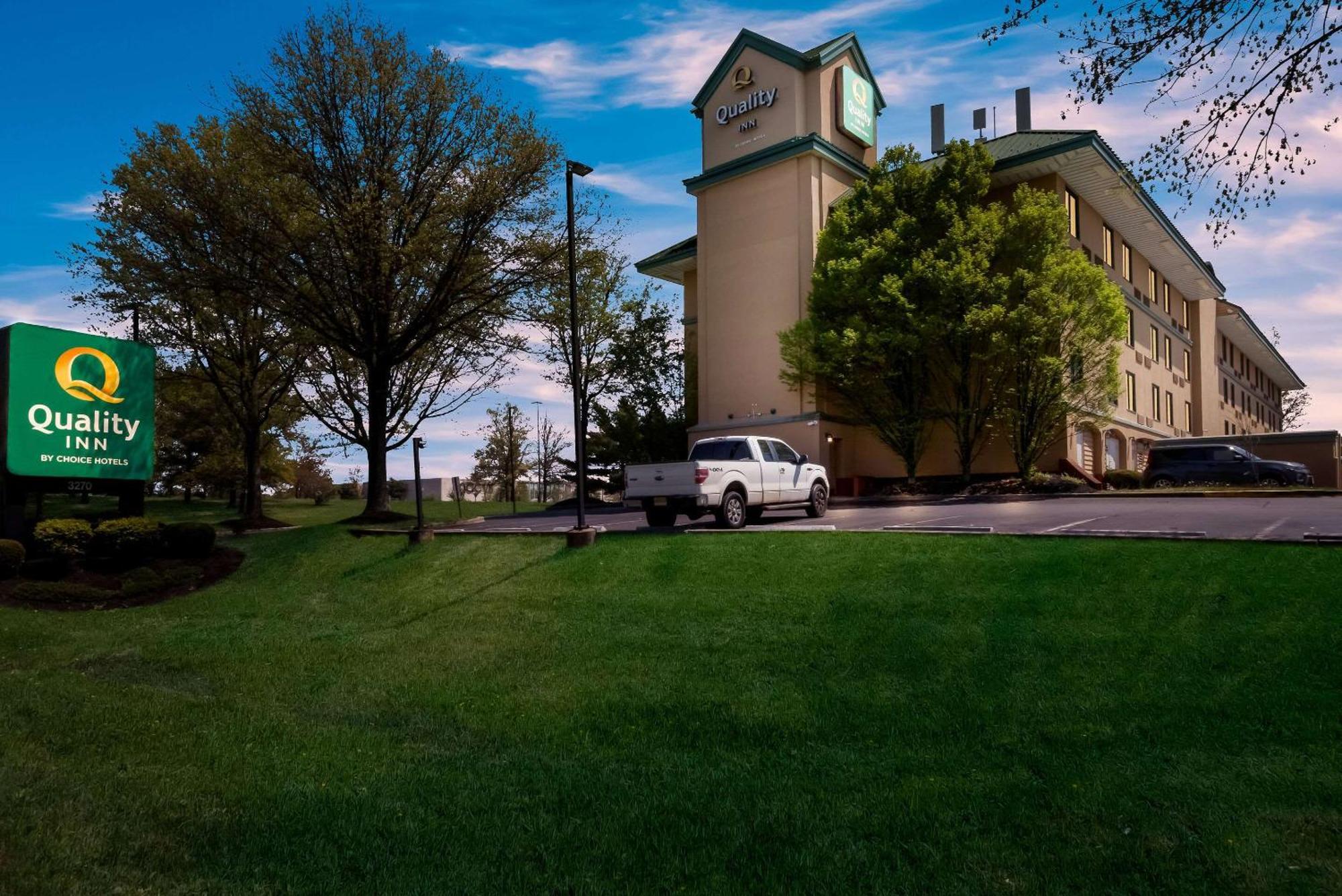 Quality Inn Near Princeton Lawrence Exterior photo